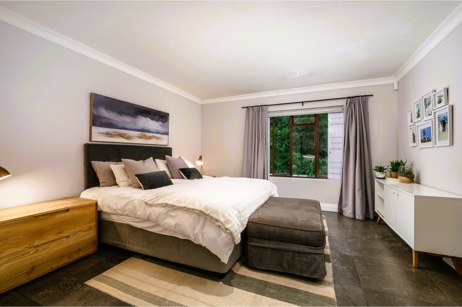 5 Bedroom Property for Sale in Theescombe Eastern Cape
